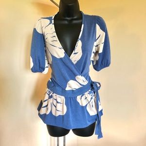 Blue flower wrap shirt
